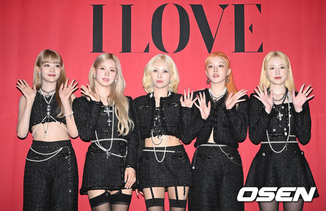 (여자)아이들이 포즈를 취하고 있다. 2022.10.17 /cej@osen.co.kr