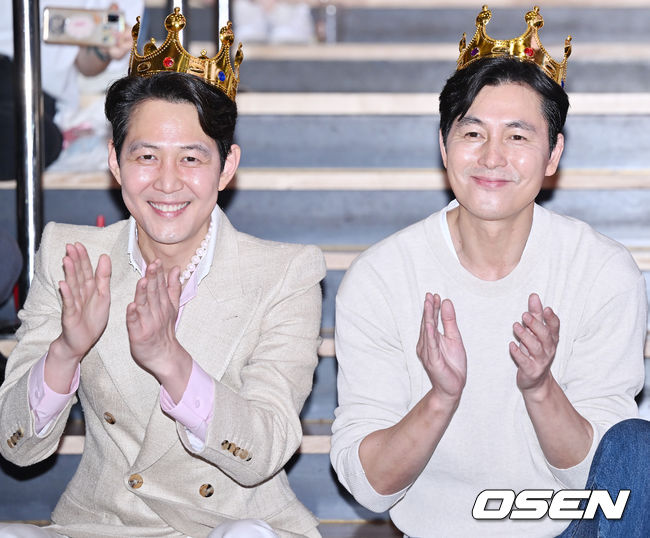 [사진=OSEN 민경훈 기자] '안 싸우면 다행이야'의 김명진 PD가 배우 정우성(오른쪽)과 이정재(왼쪽)에 대한 섭외 러브콜을 밝혔다. 사진은 과거 영화 쇼케이스 행사에 참석한 두 배우의 모습이다. /rumi@osen.co.kr