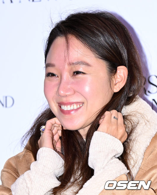 25일 오후 서울 더현대 서울에서 써스데이 아일랜드 팝업스토어 오픈 기념 포토콜 행사가 열렸다.배우 공효진이 포토타임을 가지고 있다. 2022.10.25 /sunday@osen.co.kr