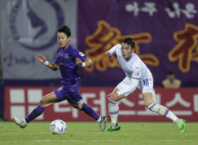 [사진] 이창용(왼쪽)과 오현규 / 한국프로축구연맹 제공