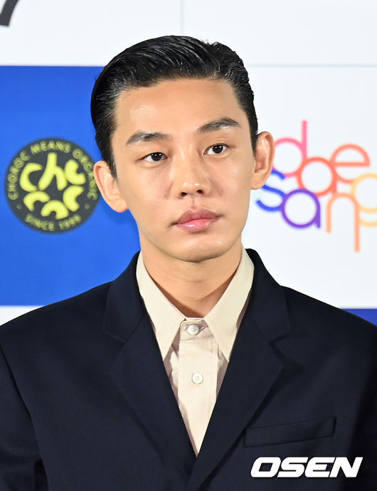 12일 오후 서울 영등포구 CGV여의도에서 제42회 청룡영화상 핸드프린팅 행사가 열렸다.배우 유아인이 취재진의 질문을 듣고 있다. 2021.11.12 /sunday@osen.co.kr