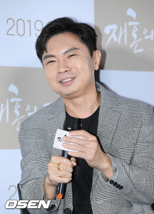 배우 임원희가 입장하며 포즈를 취하고 있다. /rumi@osen.co.kr