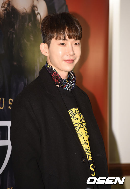 16일 오후 서울 서초동 예술의전당 오페라극장에서 열린 뮤지컬 '안나 카레니나' 포토월 행사에 가수 조권이 참석해 포즈를 취하고 있다. /jpnews@osen.co.kr