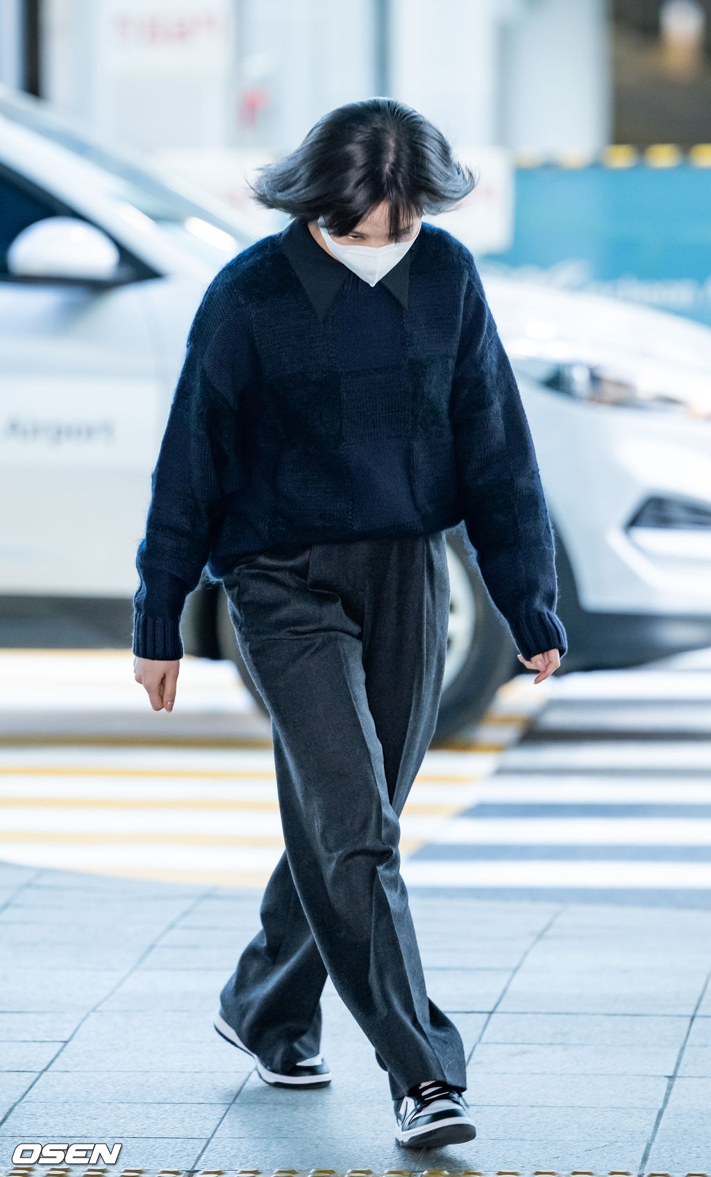 박은빈이 출국장으로 이동하고 있다. 2022.11.04 / rumi@osen.co.kr
