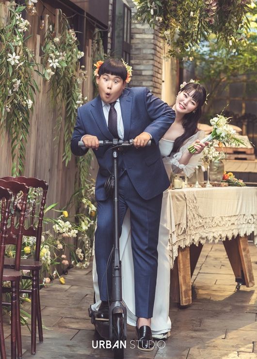해피메리드컴퍼니, 웨딩디렉터봉드, 로자스포사, 스플렌디노, 더블앤, 진하, 서윤, 닉스플로스, 어반스튜디오, 규중칠우, 정부자스타일리스트, 웨딩미 제공