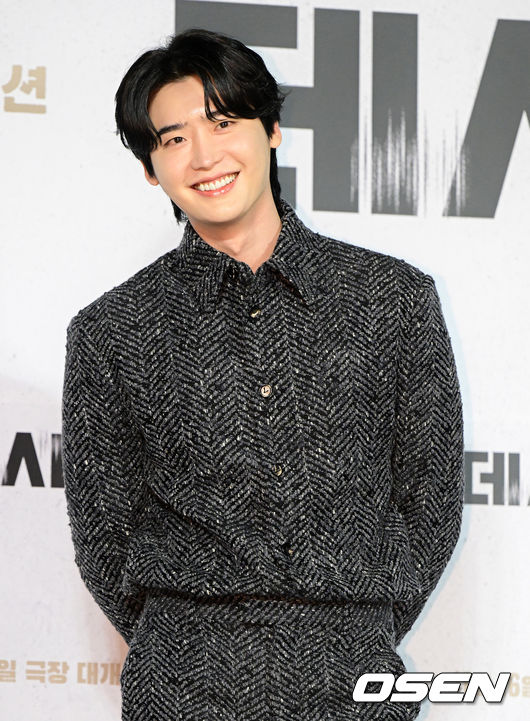 배우 이종석이 포토타임을 하고 있다. 2022.10.21 /jpnews@osen.co.kr
