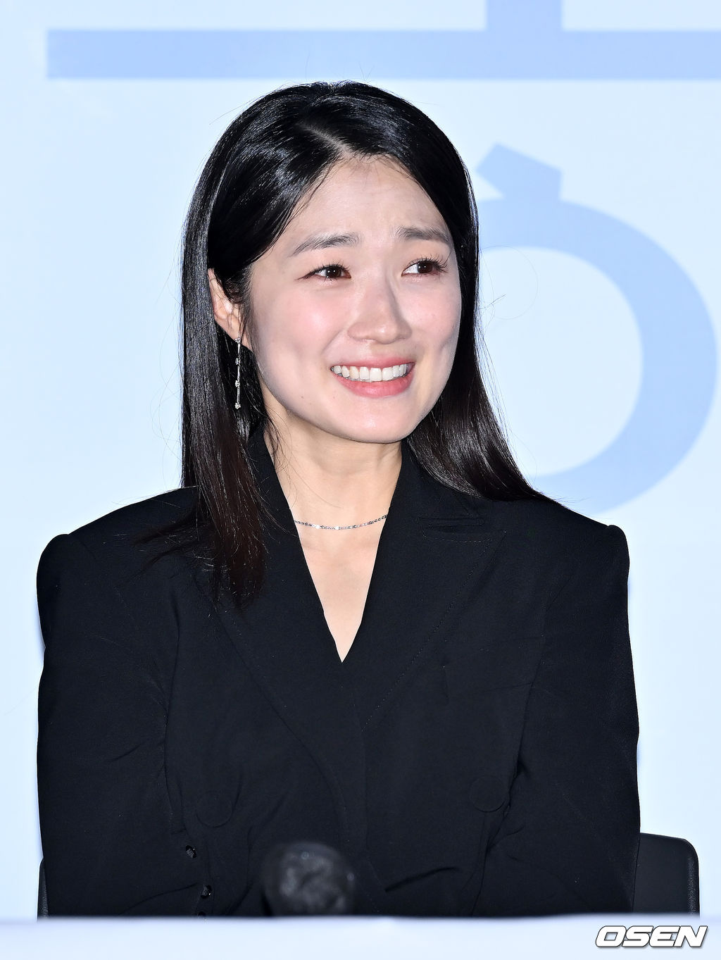8일 오후 서울 용산구 CGV용산아이파크몰에서 영화 '동감' 언론배급시사회가 열렸다.이 자리에는 서은영 감독과 배우 여진구, 조이현, 김혜윤, 나인우, 배인혁이 참석했다.김혜윤이 기자회견중 미소짓고 있다. 2022.11.08 / rumi@osen.co.kr