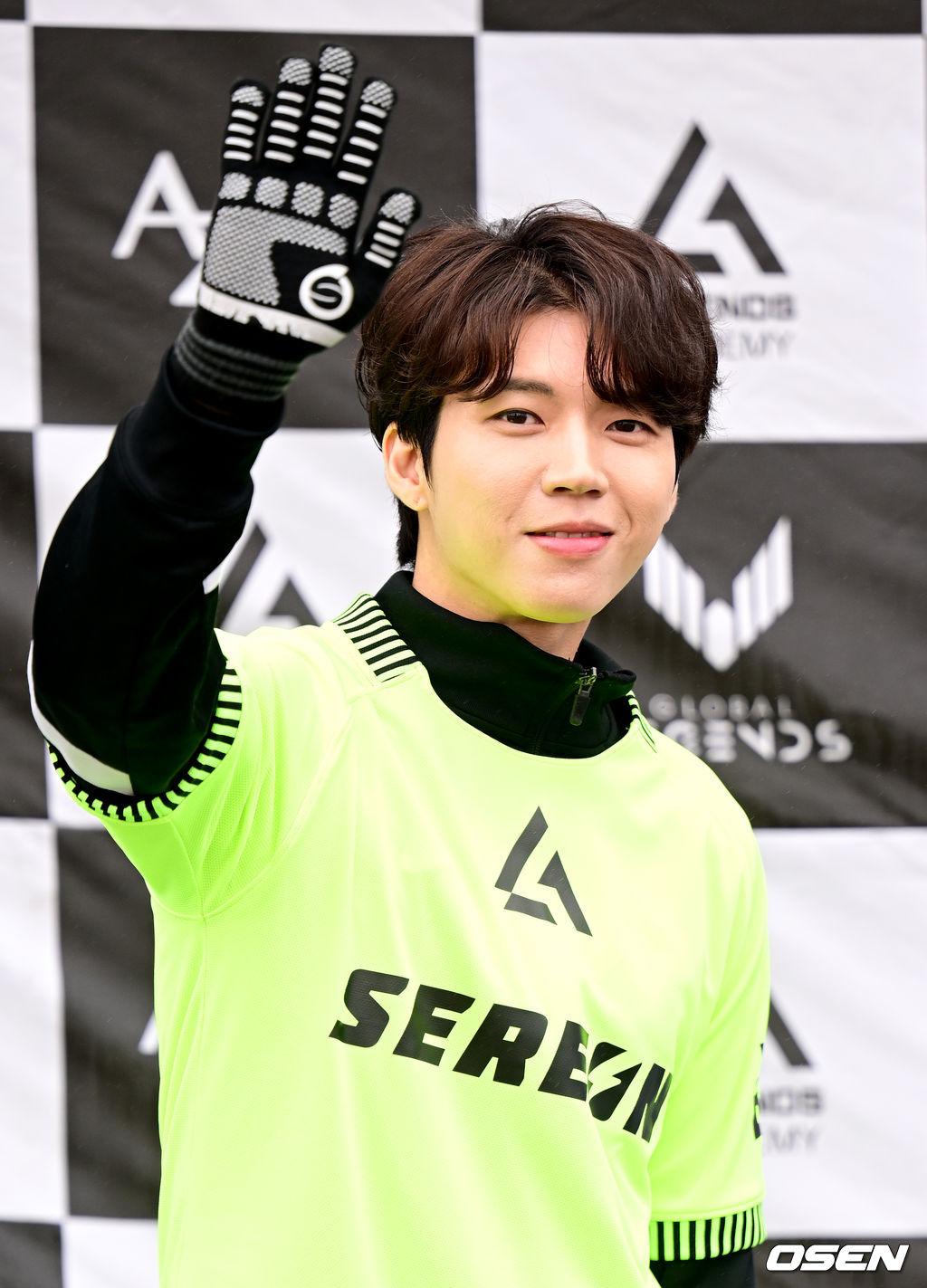 경기에 앞서 가수 남우현이 포토타임을 갖고 있다. 2022.11.13 /ksl0919@osen.co.kr
