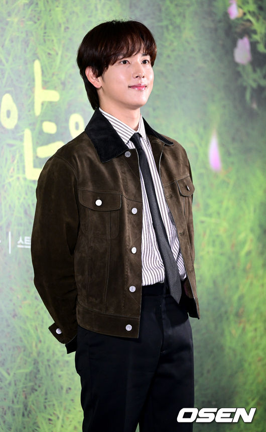배우 임시완이 포토타임을 하고 있다. 2022.11.15 / dreamer@osen.co.kr