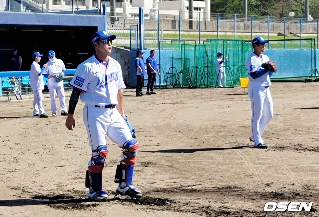 일본 오키나와 마무리 캠프에 참가 중인 삼성 라이온즈 포수 김재성이 수비 훈련을 하고 있다. /what@osen.co.kr