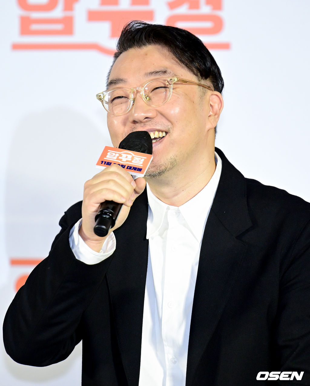 17일 오후 서울 용산구 한강대로 CGV 용산아이파크몰에서 영화 ‘압꾸정’ 제작발표회가 열렸다. 임진순 감독이 인사말을 전하고 있다. 2022.11.17 /ksl0919@osen.co.kr