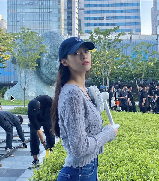 김설현 SNS