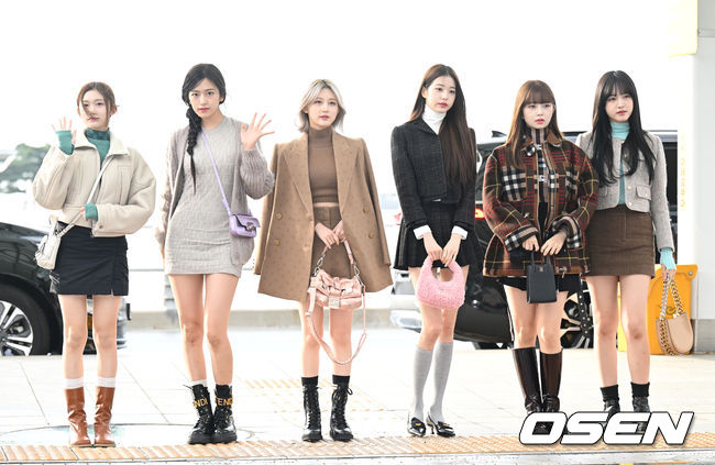 아이브가 28일 오전 ‘2022 MAMA AWARDS’ 일정 참석을 위해 인천국제공항을 통해 일본 오사카로 출국했다.그룹 아이브가 출국장으로 이동하고 있다. 2022.11.28 /sunday@osen.co.kr