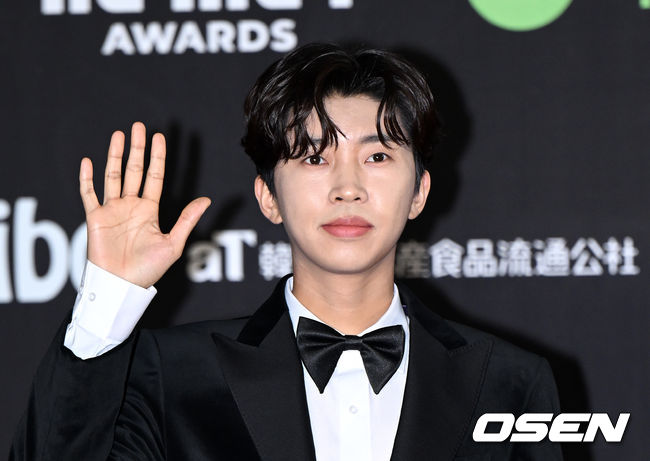 30일 오후(현지 시간) 일본 교세라 돔 오사카에서 ‘2022 MAMA AWARDS’ 레드카펫 행사가 진행됐다.  가수 임영웅이 레드카펫을 밟고 있다. 2022.11.30 /sunday@osen.co.kr