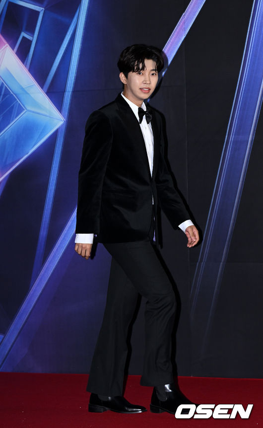 30일 오후(현지 시간) 일본 교세라 돔 오사카에서 ‘2022 MAMA AWARDS’ 레드카펫 행사가 진행됐다. 가수 임영웅이 레드카펫을 밟고 있다. 2022.11.30 /sunday@osen.co.kr