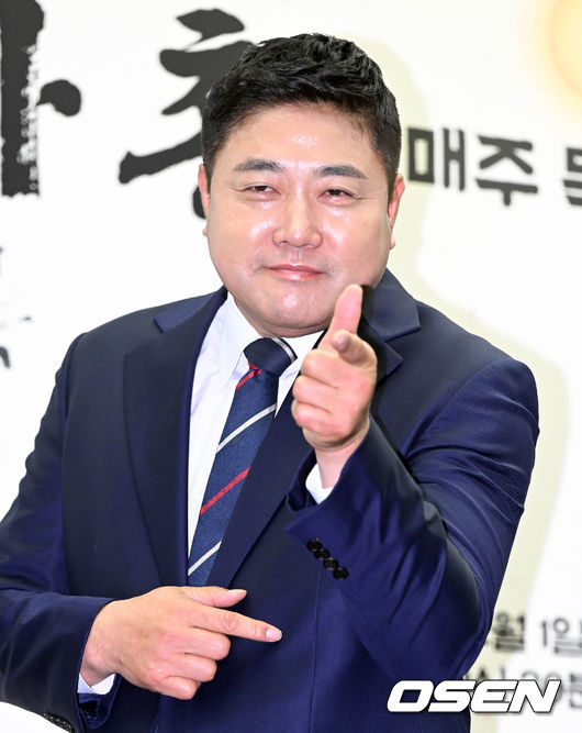 1일 오후 서울 마포구 상암 스탠포드 호텔에서 ENA 새  예능 ‘효자촌’ 제작발표회가 열렸다.전 야구선수 양준혁이 포즈를 취하고 있다. 2022.12.01 /cej@osen.co.kr