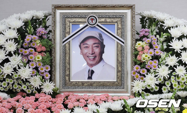 [OSEN=사진팀] 간경화 합병증으로 투병 중이던 배우 염동헌이 2일 오후 별세했다. 고인의 빈소는 서울 노원구 원자력병원장례식장 2호실에 차려졌으며 발인은 4일 정오, 장지는 인천가족공원이다. 2022.12.03  /photo@osen.co.kr<사진=사진공동취재단>