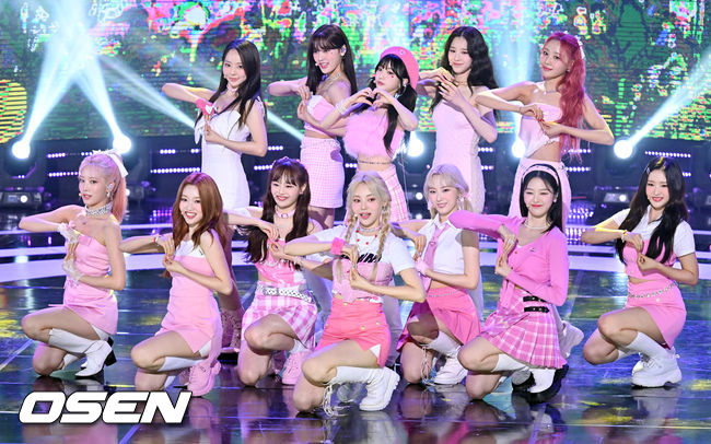 가수 이달의 소녀 (LOONA)가 화려한 무대를 선보이고 있다. 2022.06.28 /rumi@osen.co.kr