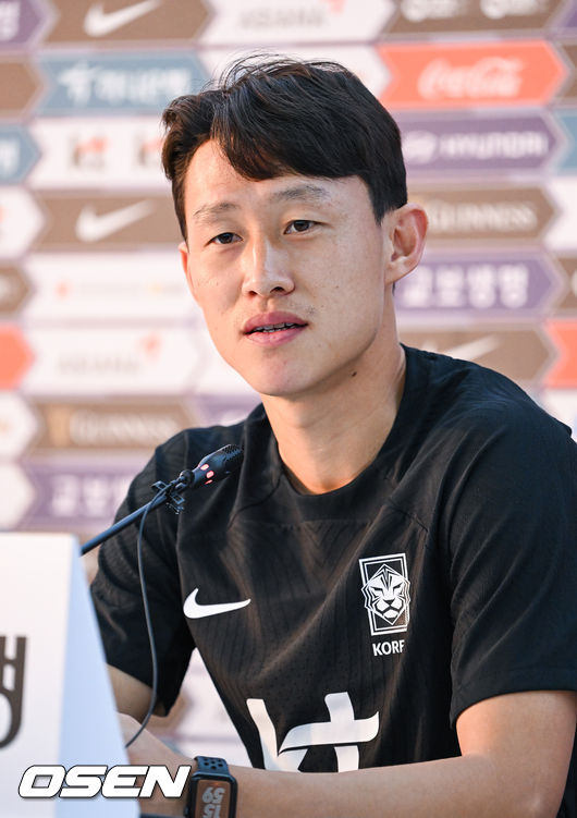 훈련에 앞서 이재성이 인터뷰를 하고 있다.   2022.11.29 / soul1014@osen.co.kr