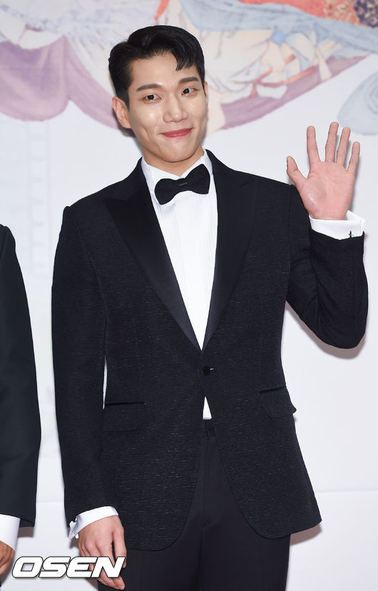 30일 오후 서울 상암동 MBC 사옥에서 '2019 MBC 연기대상'이 진행됐다.배우 김경남이 포즈를 취하고 있다. / soul1014@osen.co.kr