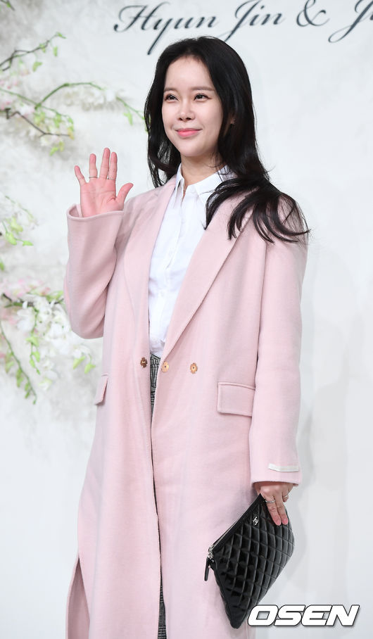 가수 백지영이 포토타임을 갖고 있다. / youngrae@osen.co.kr