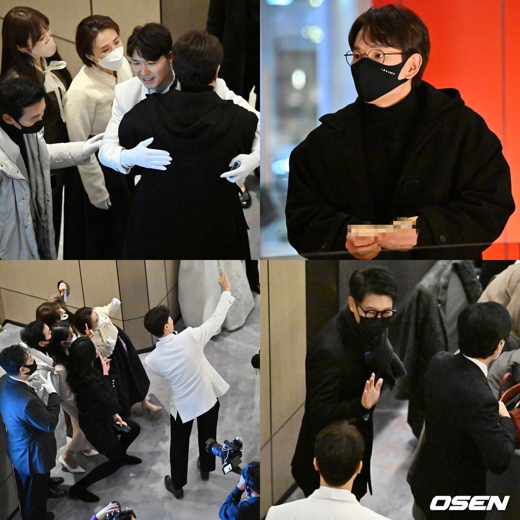 23일 오후 서울 영등포구 페어몬트 앰버서더 서울에서 방송인 박수홍이 23세 연하의 아내와 백년가약을 맺었다.신랑 박수홍이 하객들을 맞이하는 가운데 장성규, 지석진, 박경림, 이수영, 김국진, 김수용 등을 만나고 있다. 2022.12.23 / rumi@osen.co.kr