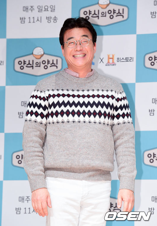 백종원이 포토타임을 하고 있다. /jpnews@osen.co.kr
