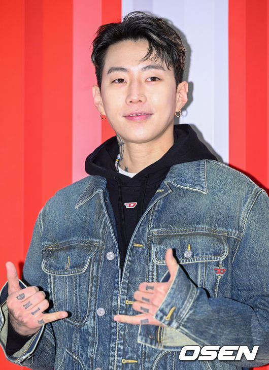 행사에 참석한 가수 박재범이 포즈를 취하고 있다. 2022.12.02  /cej@osen.co.kr