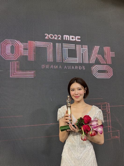 사람엔터테인먼트 제공