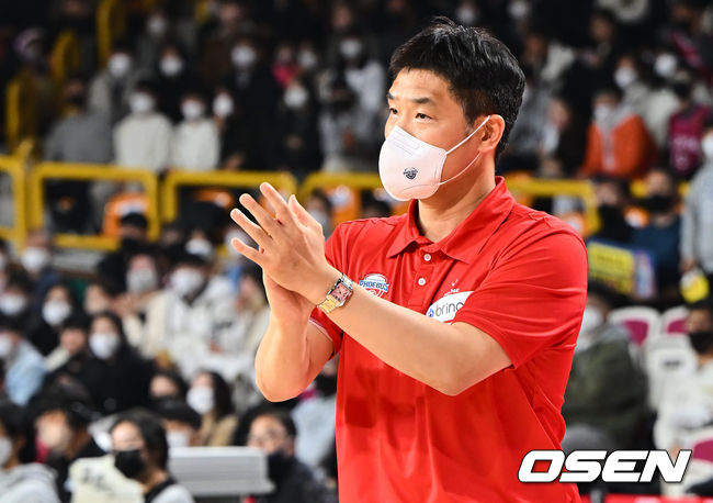 울산 현대모비스 조동현 감독이 선수들을 독려하고 있다. 2023.01.01 / foto0307@osen.co.kr