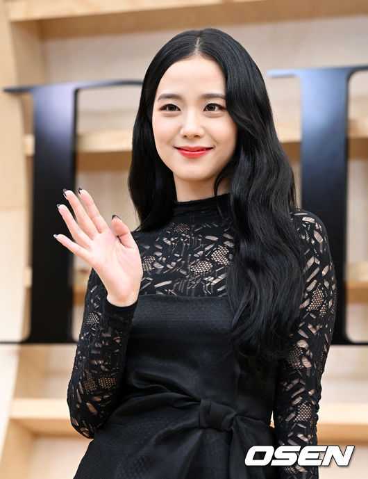 블랙핑크 지수가 포토월에서 포즈를 취하고 있다. 2022.04.30 /jpnews@osen.co.kr