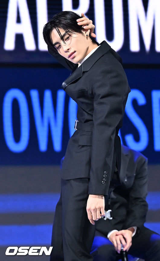 SF9 유태양이 무대 위에서 포인트 안무를 선보이고 있다. 2022.01.09 /rumi@osen.co.kr
