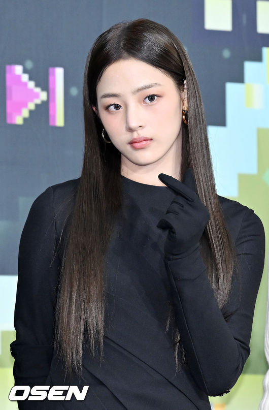 걸그룹 뉴진스 민지가 무대 위에서 포즈를 취하고 있다. 2022.12.16 /rumi@osen.co.kr