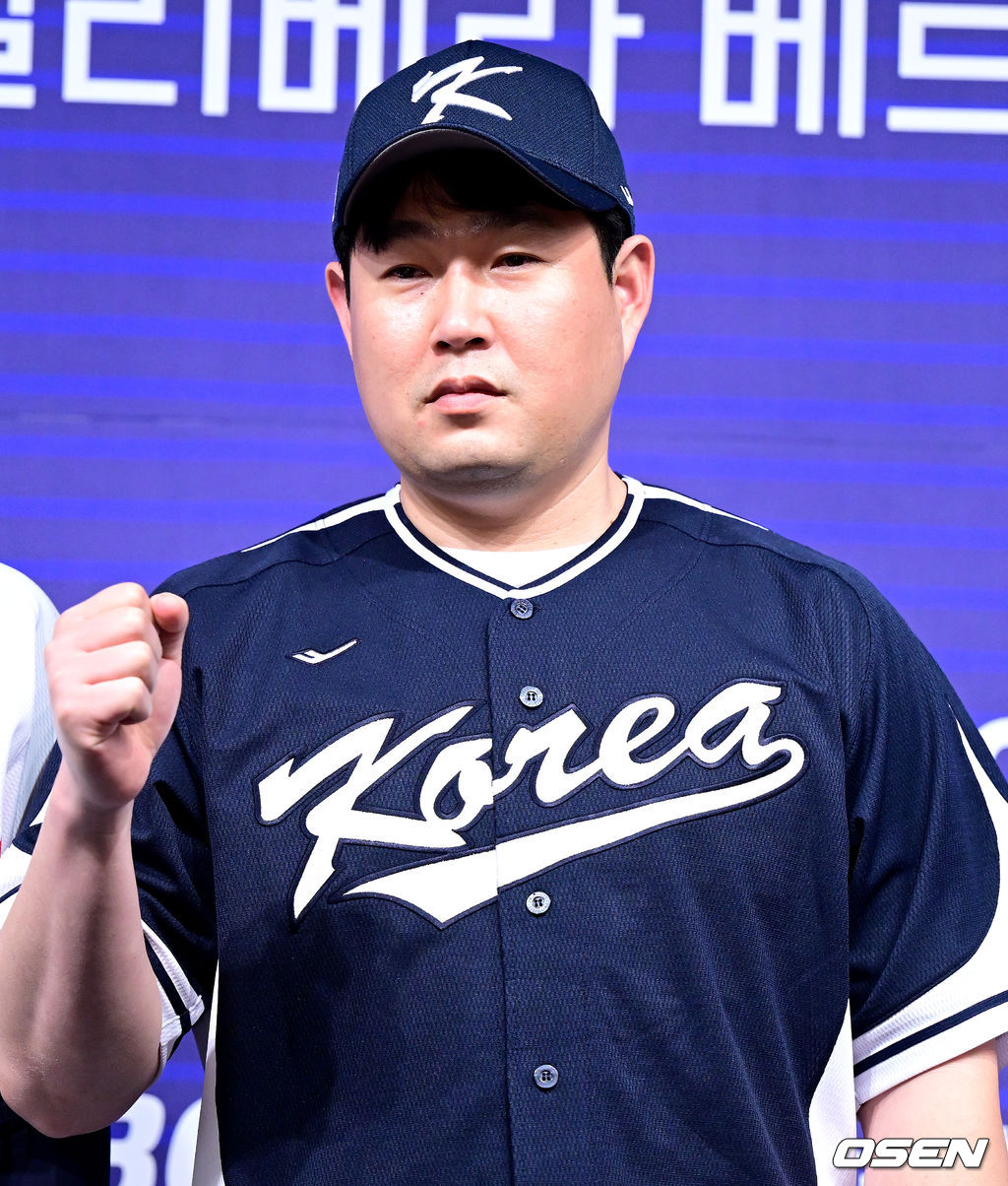 16일 서울 청담동 리베라호텔에서 ‘2023 WBC 대표팀 기자회견’이 열렸다.WBC 대표팀에 뽑힌 양의지가 포즈를 취하고 있다. 2023.01.16 / dreamer@osen.co.kr