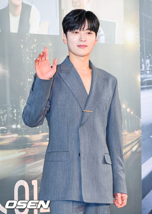 배우 장승조가 포즈를 취하고 있다. 2023.01.18 / soul1014@osen.co.kr