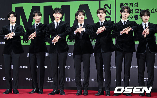 26일 오후 서울 고척스카이돔에서 2022 멜론뮤직어워드(MMA2022)가 열렸다.그룹 엔하이픈이 포토타임을 가지고 있다. 2022.11.26 /sunday@osen.co.kr