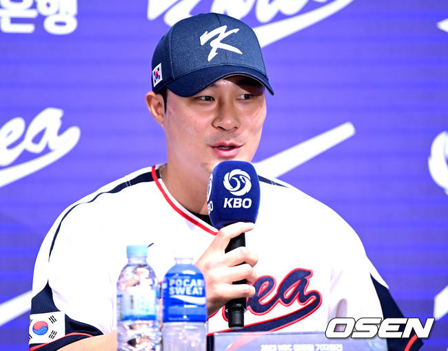 지난 16일 서울 청담동 리베라호텔에서 '2023 WBC 대표팀 기자회견'이 열렸다. 대표팀에 뽑힌 메이저리거 김하성이 출사표를 던지고 있다.