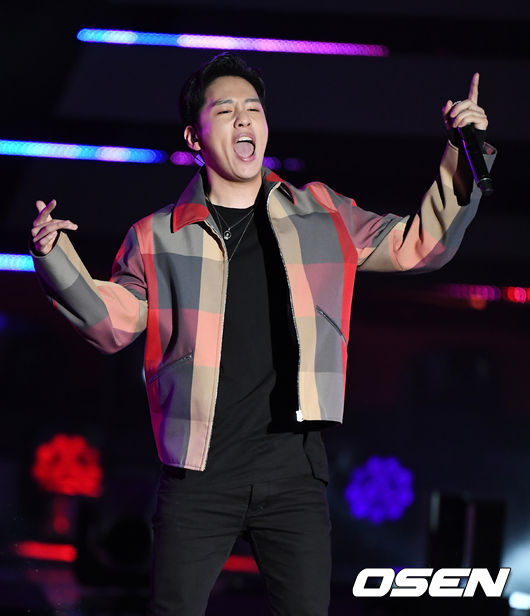 9일 오후 서울 상암 MBC특설무대에서 'DMCF 2018' 아시아 뮤직 네트워크(A.M.N) 빅 콘서트가 열렸다. 가수 한해가 무대를 선보이고 있다. /jpnews@osen.co.kr
