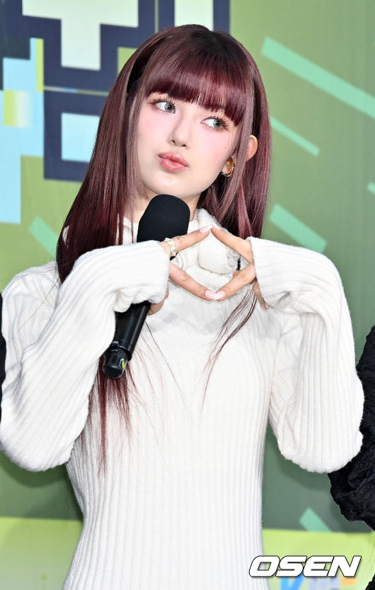걸그룹 뉴진스(NewJeans) 다니엘이 무대 위에서 포즈를 취하고 있다. 2022.12.16 /rumi@osen.co.kr