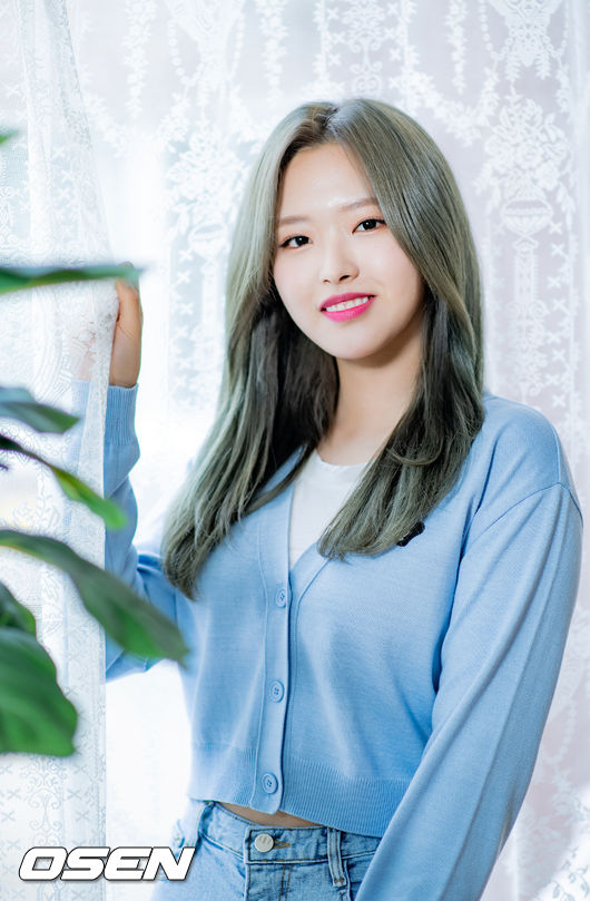 이달의 소녀 올리비아 혜가 녹화에 앞서 사진 촬영을 위해 포즈를 취하고 있다./ rumi@osen.co.kr