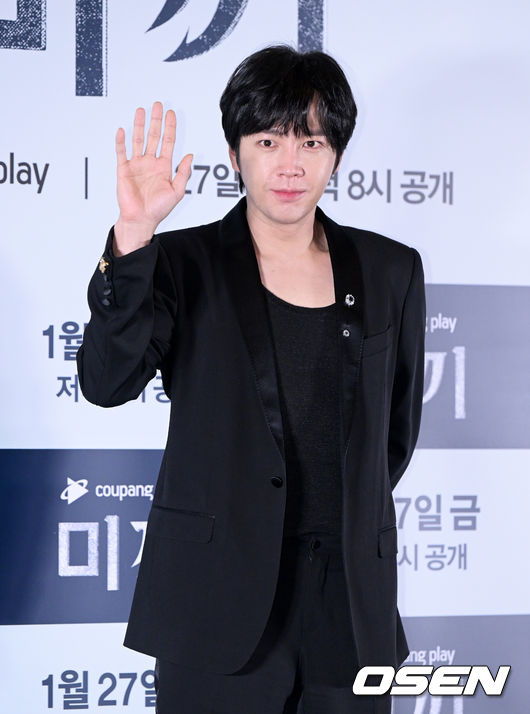 배우 장근석이 포토타임을 하고 있다. 2023.01.25 /jpnews@osen.co.kr