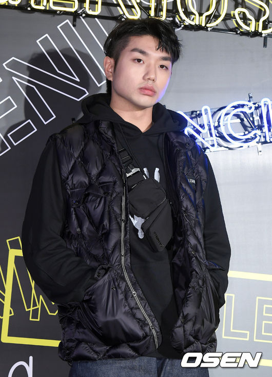 7일 오후 서울 청담동 한 플래그십 스토어에서 오픈 기념 포토콜 행사가 진행됐다.가수 샘김이 포즈를 취하고 있다. /cej@osen.co.kr