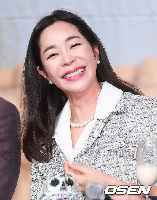 7일 오후 서울 영등포 타임스퀘어에서 진행된 '지붕 위의 막걸리' 제작발표회에서 이혜영이 미소 짓고 있다. / soul1014@osen.co.kr  