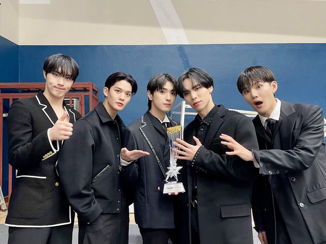 C9엔터테인먼트 제공
