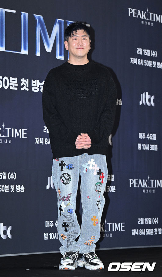 15일 오후 서울 마포구 스탠포드 호텔에서 JTBC 신규 예능 '피크타임(PEAK TIME)' 제작발표회가 진행됐다.작곡가 라이언 전이 포토타임을 가지고 있다. 2023.02.15 /sunday@osen.co.kr