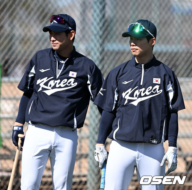 대표팀의 김혜성(왼쪽), 이정후가 타격 훈련을 하고 있다. /jpnews@osen.co.kr