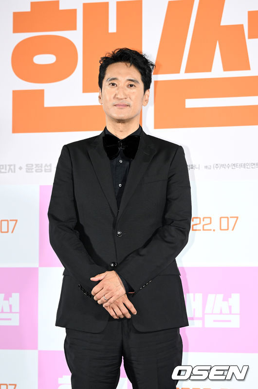 배우 신현준이 간담회를 마친 뒤 포토타임을 하고 있다. 2022.07.06 / dreamer@osen.co.kr