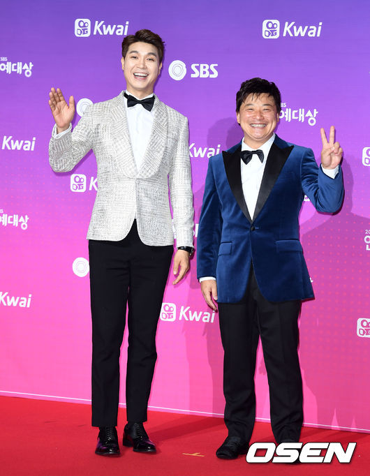 개그맨 박수홍, 윤정수가 레드카펫을 밟고 있다./sunday@osen.co.kr
