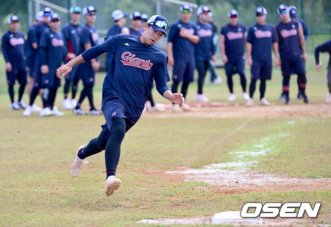 6일 오전(현지시간) 괌 데데도 스포츠 컴플랙스(Dededo Sports Complex)에서 롯데 자이언츠의 2023시즌 스프링캠프가 진행됐다. 롯데 김민석이 훈련을 하고 있다. 2023.02.06 /ksl0919@osen.co.kr