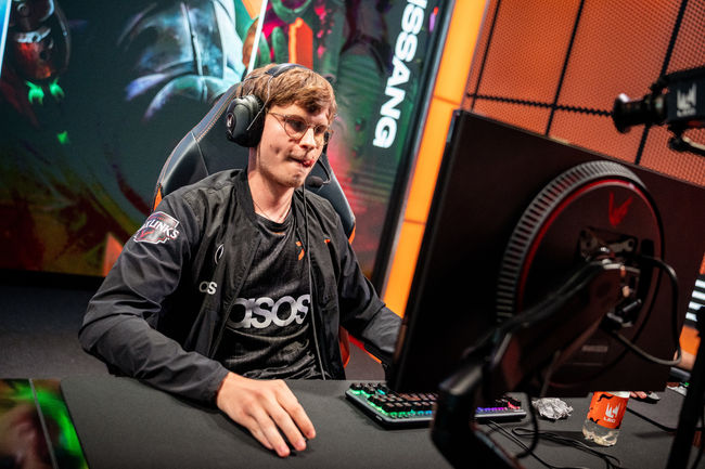 라이엇 게임즈 플리커.